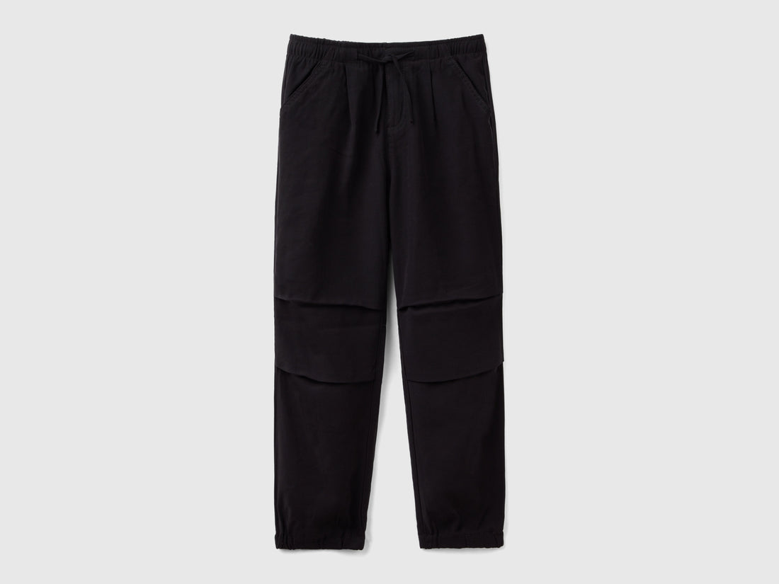 Parachute Trousers With Drawstring_45ZZCF030_100_01