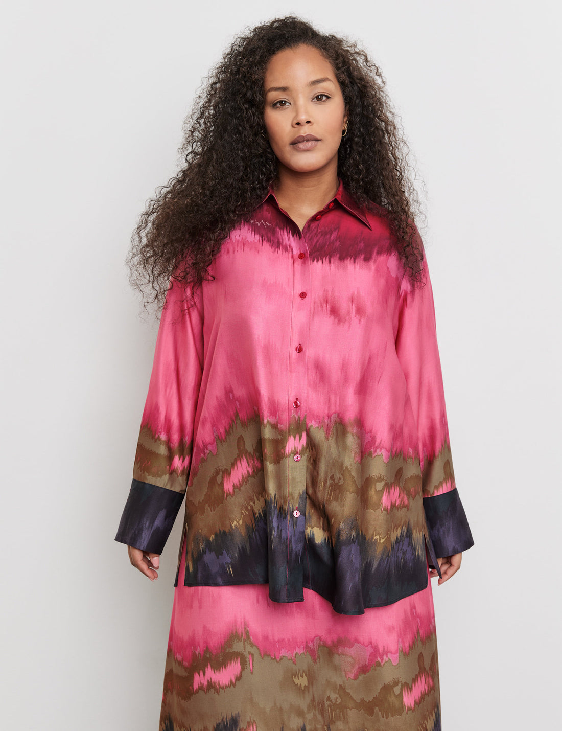 Shirt Blouse With A Watercolour Print_460006-21007_3442_01