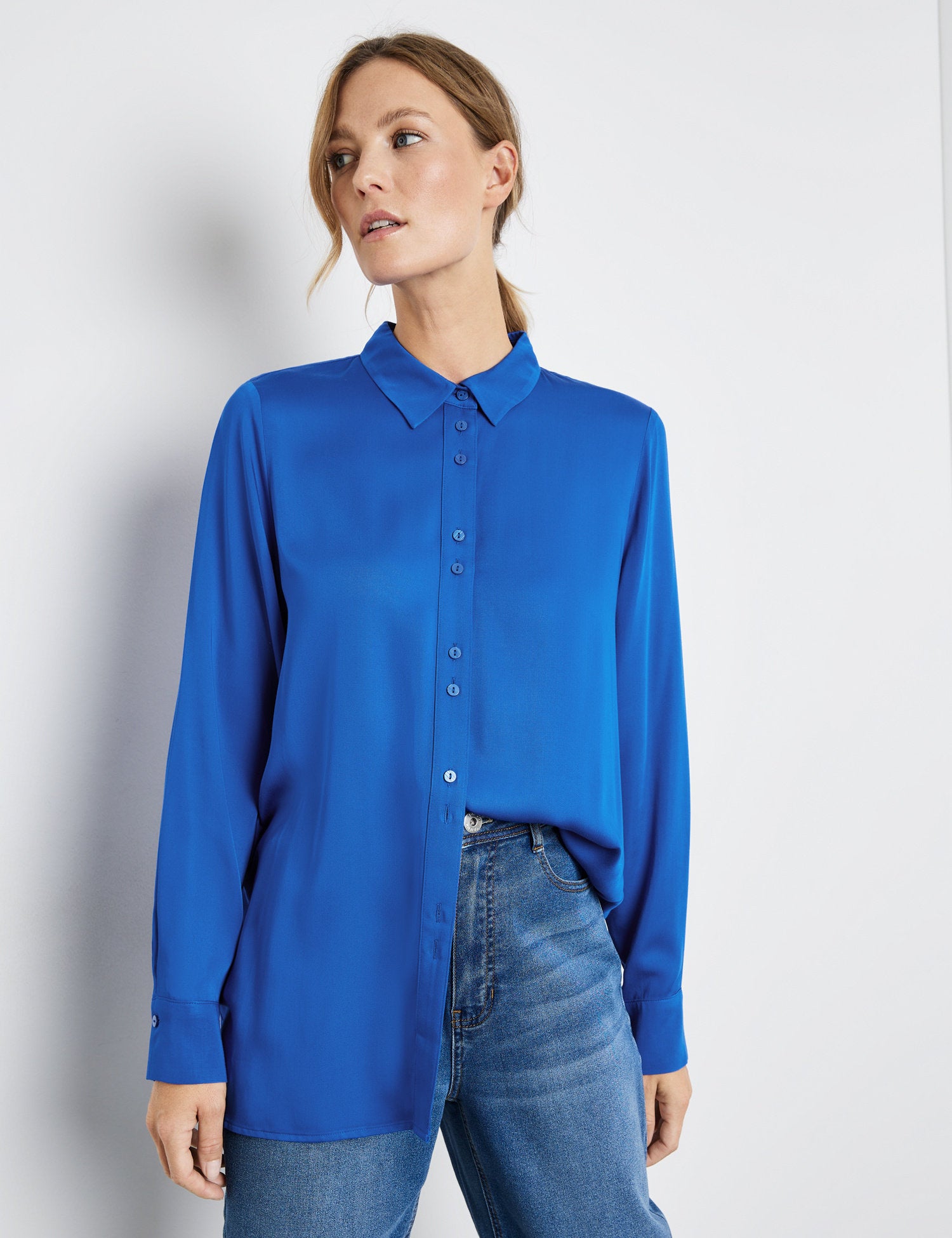 Flowing Shirt Blouse_460415-11300_8790_05