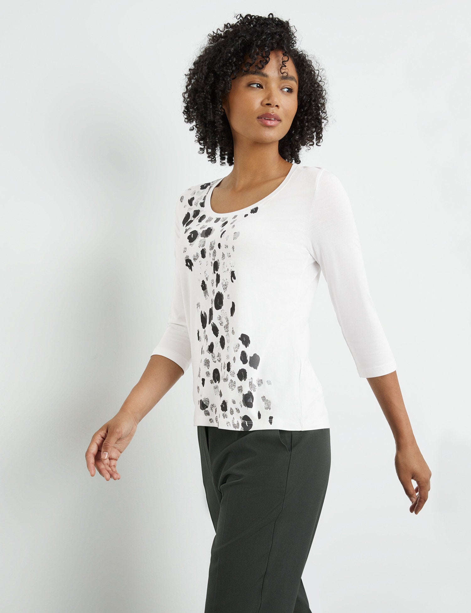 3/4 Sleeve Top With An Animal Print_471447-16330_9702_05