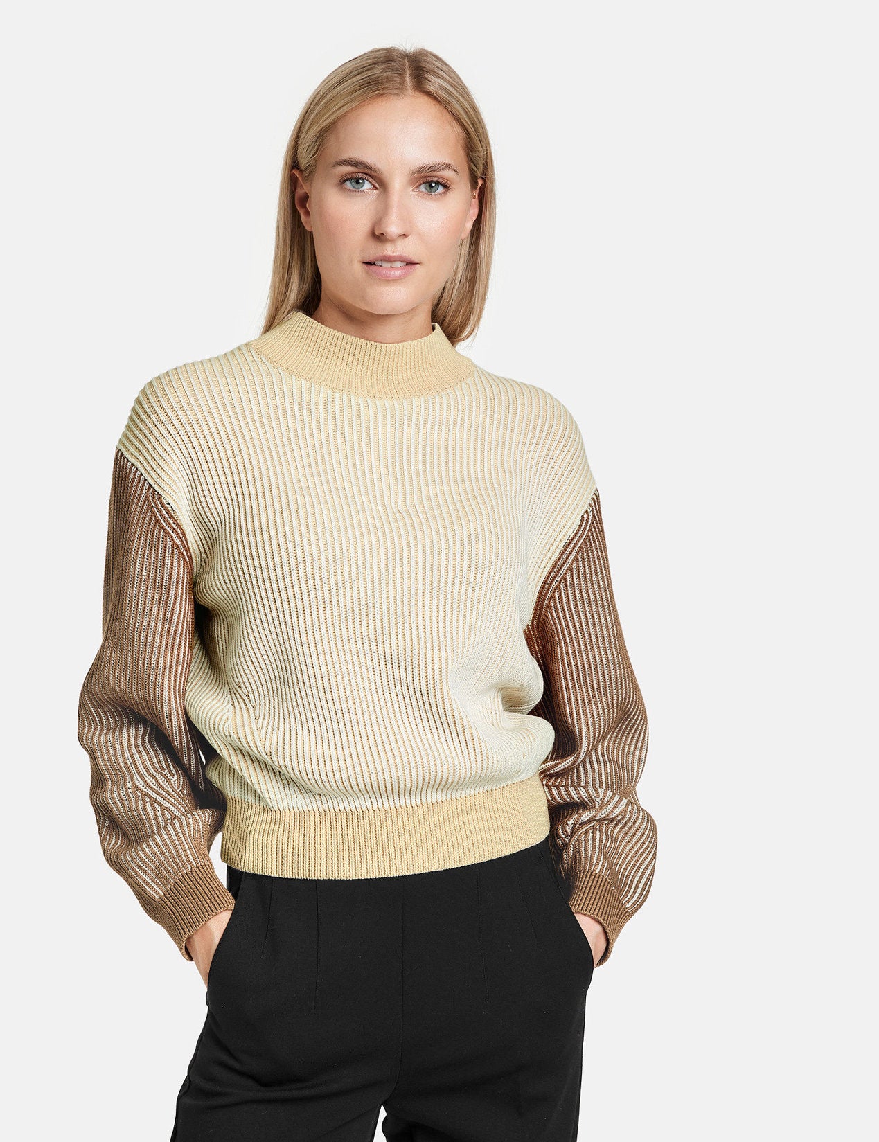 Jumper With Colour Blocking_472409-15308_9482_07