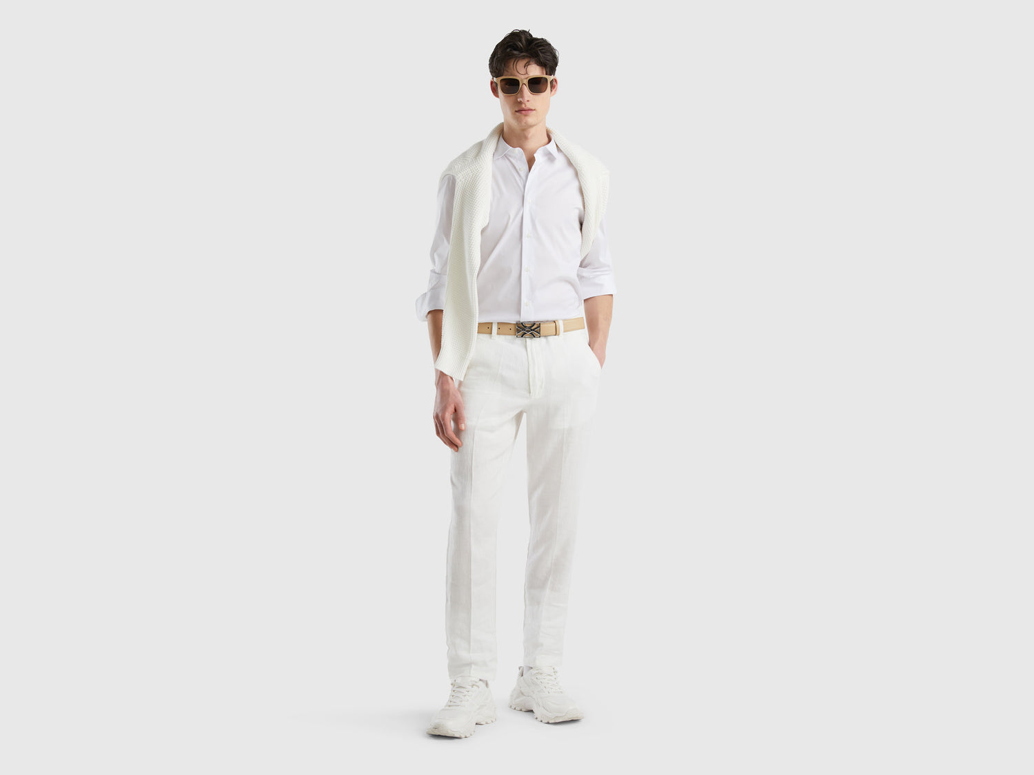 Chinos In Pure Linen_4AGH55HW8_074_02
