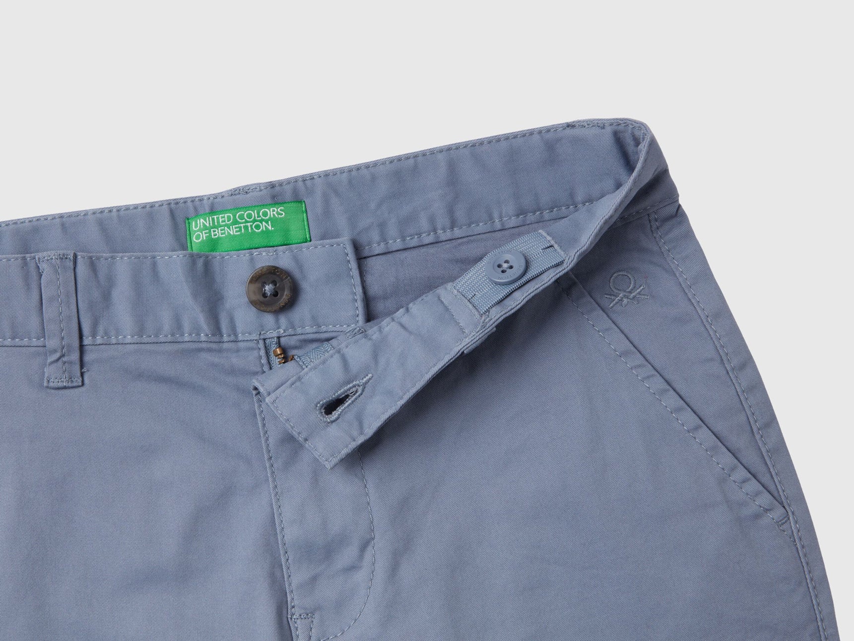 Slim Fit Chinos In Stretch Cotton_4HK2CF011_030_03