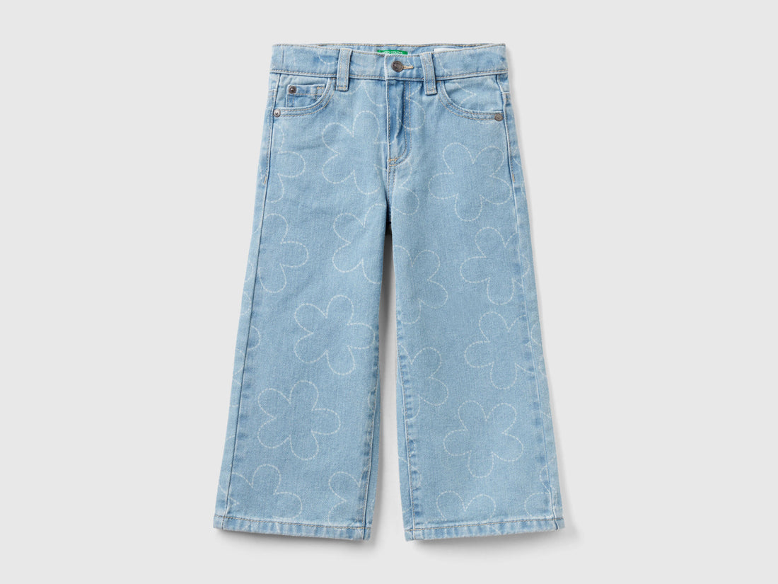 Wide Fit Jeans With Flowers_4VUGGE01V_901_01