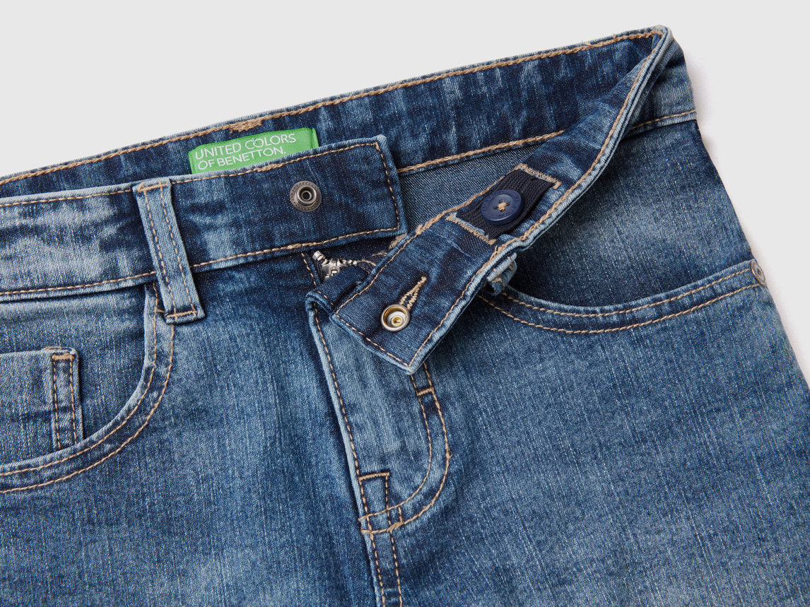 Slim Fit Bermudas In &quot;Eco-Recycle&quot; Denim_4XA2C9013_902_03