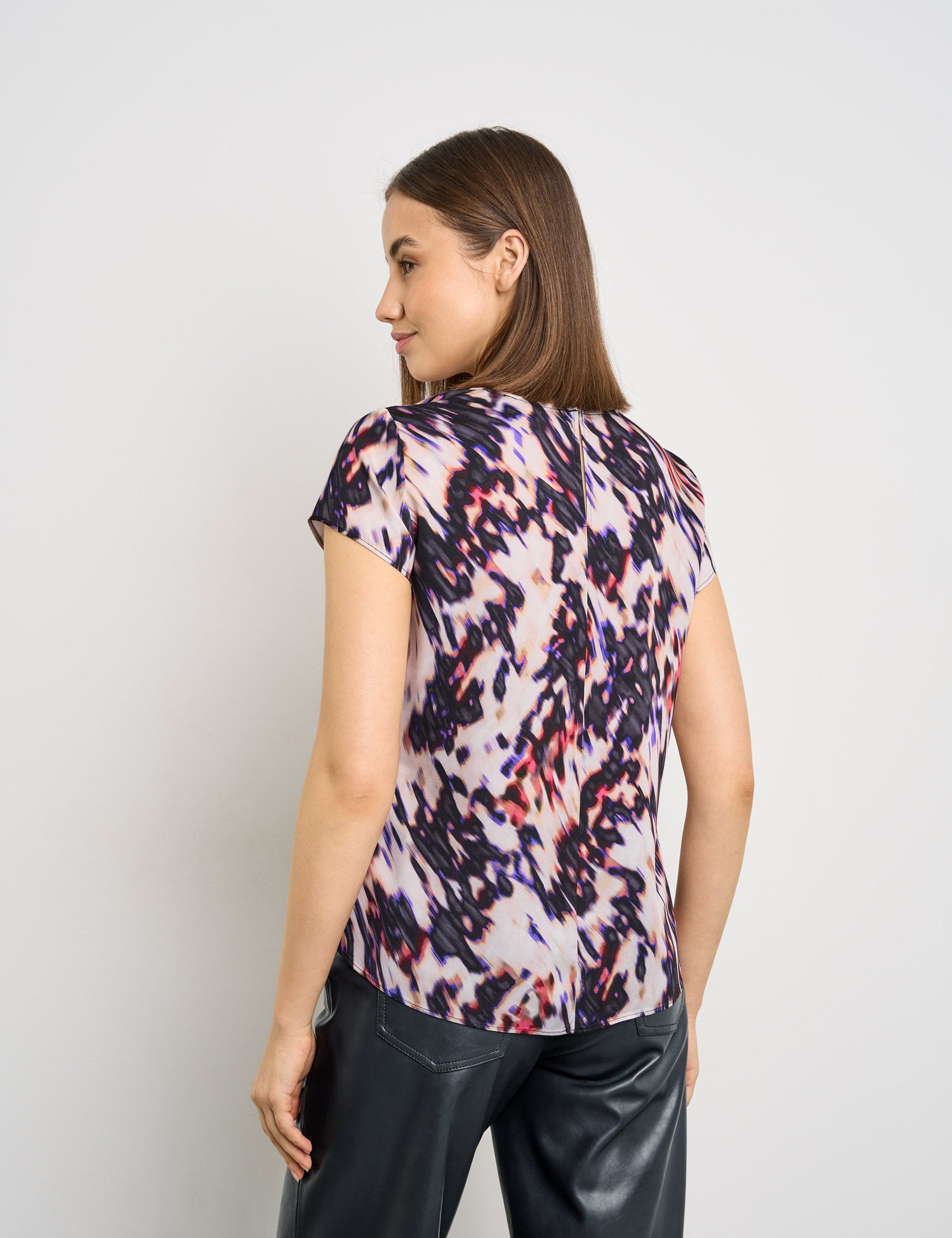 Fine Blouse Top With An All-Over Print_560316-11009_9452_06