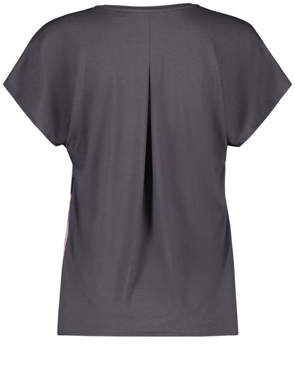 Blouse Top With A V-Neckline_571308-16100_2272_03