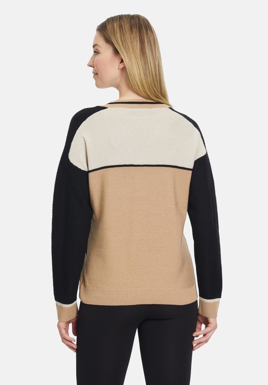 Fine Knit Jumper With V-Neckline