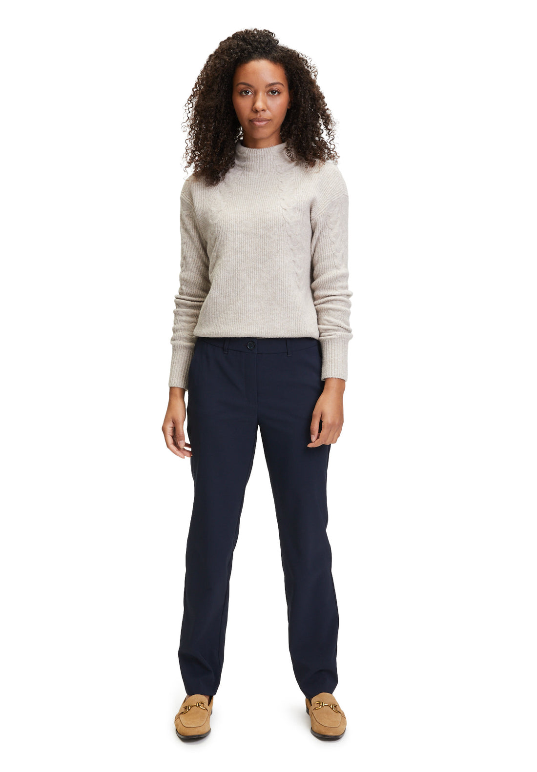 Business Trousers
With Crease_6002-1080_8345_01