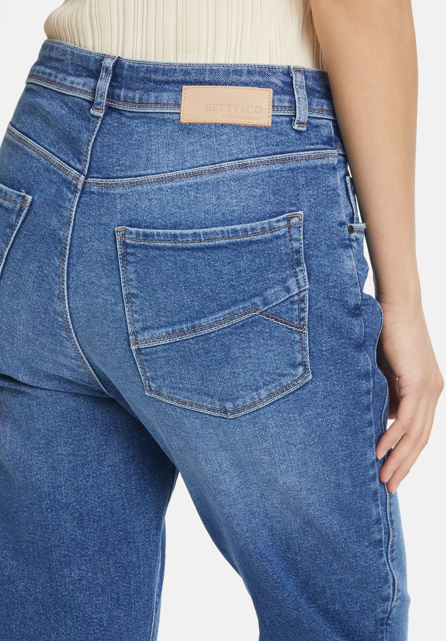 High Waisted-Jeans In Destroyed-Look_6395-3081_8622_10