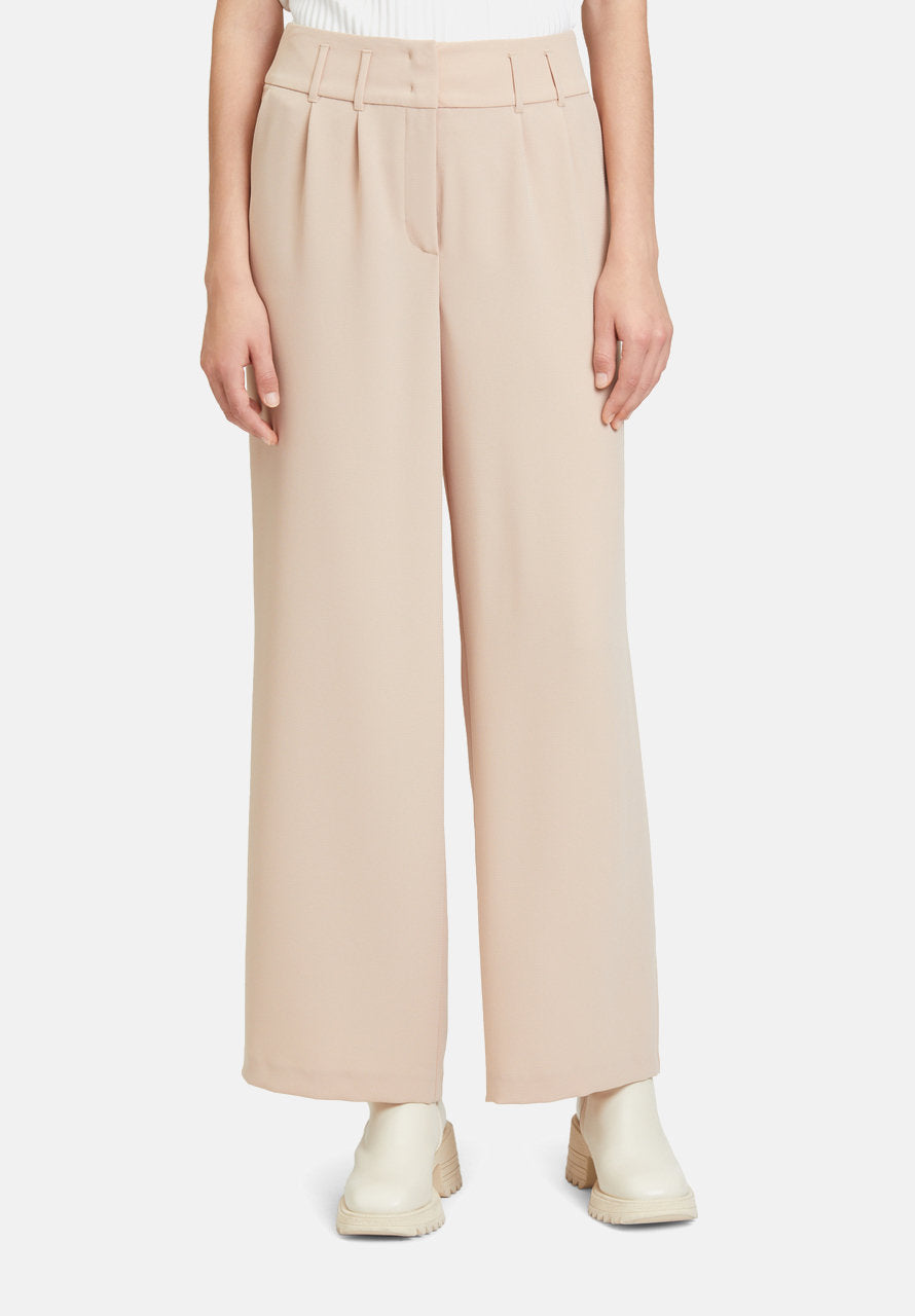 Suit Trousers
With Pockets_6448-3123_7310_02