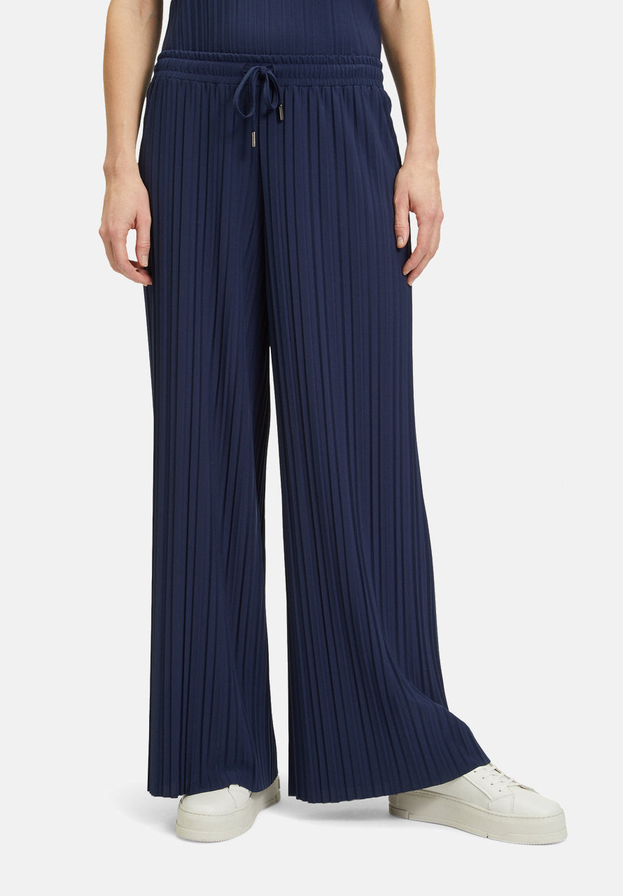 Stretch Trousers With Pleats_6470-3363_8543_03