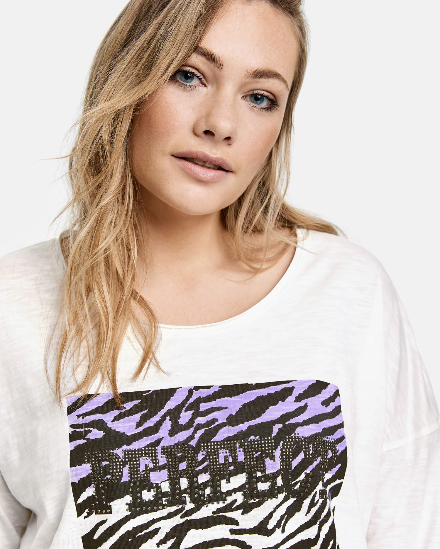 White T-Shirt 3/4-Sleeve Roundneck Samoon