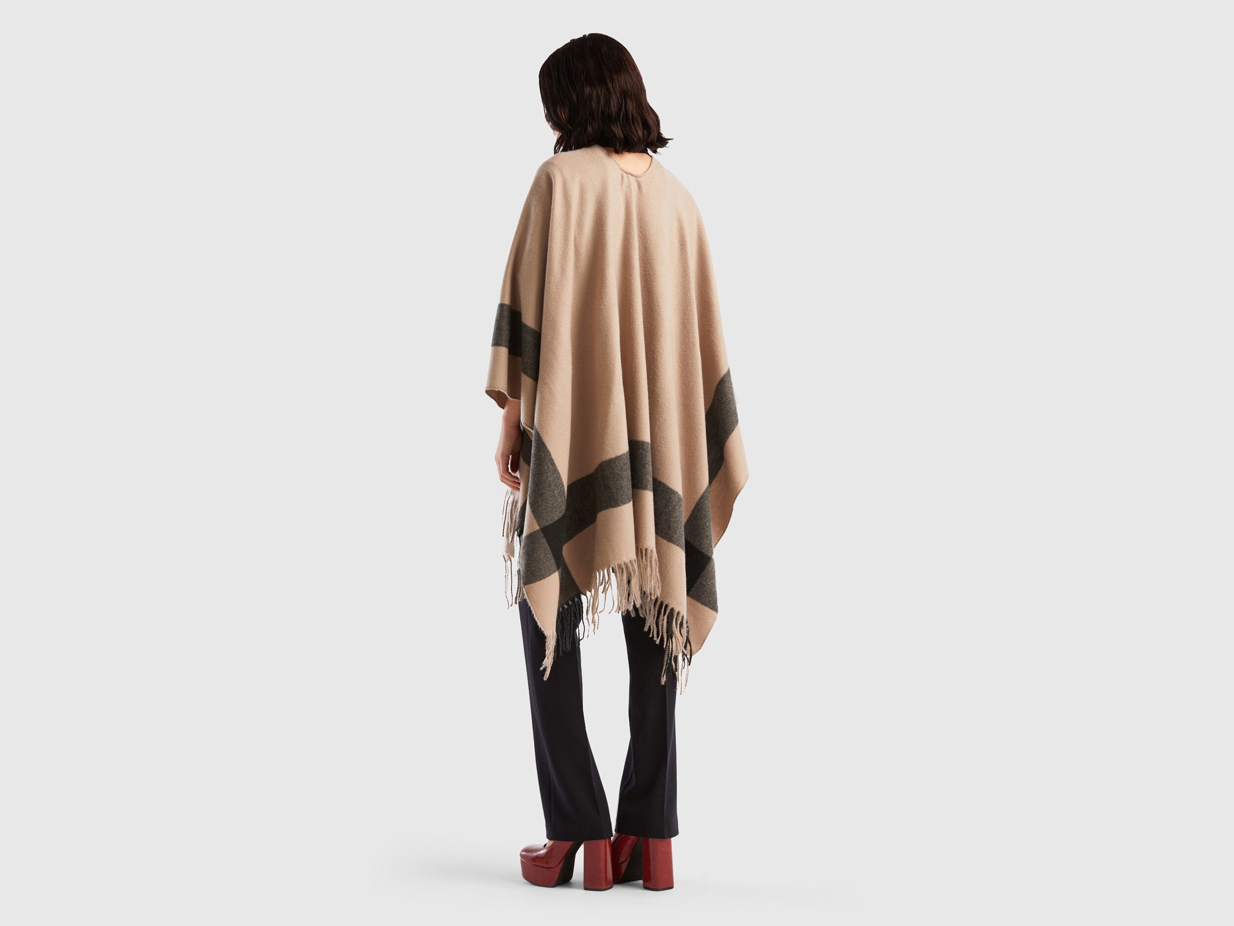 Beige Cape With Stripes_6GZVDU00Z_901_02