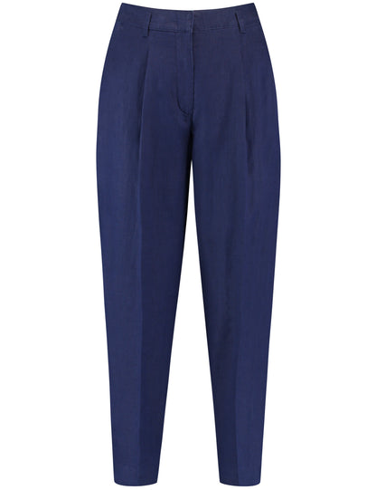 7/8-Length Trousers With A Waist Pleat