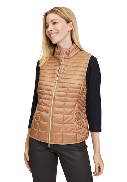 Sleeveless Puffer Vest_7195-1902_7030_03