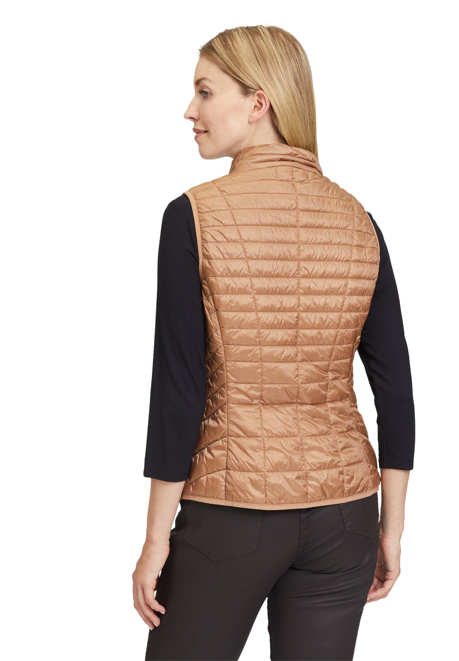 Sleeveless Puffer Vest_7195-1902_7030_04