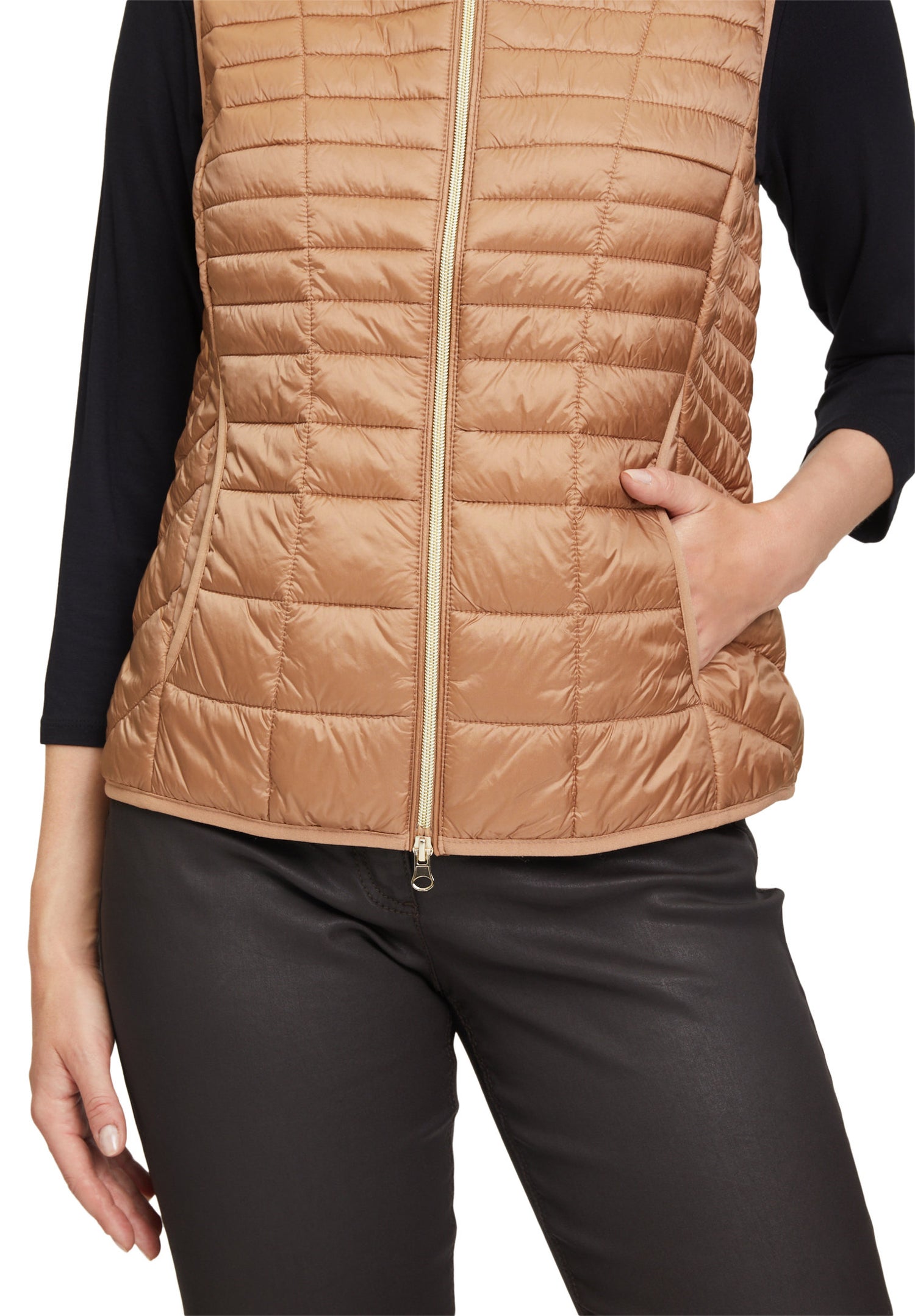 Sleeveless Puffer Vest_7195-1902_7030_07