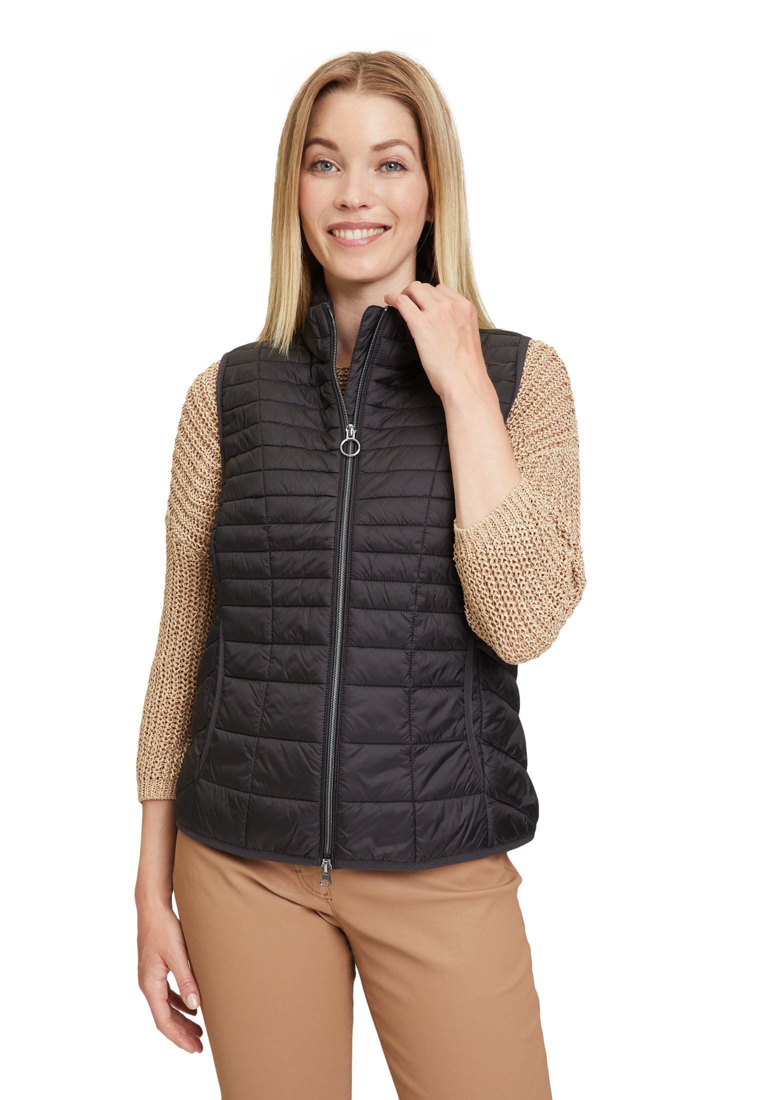 Sleeveless Puffer Vest_7195-1902_9045_03