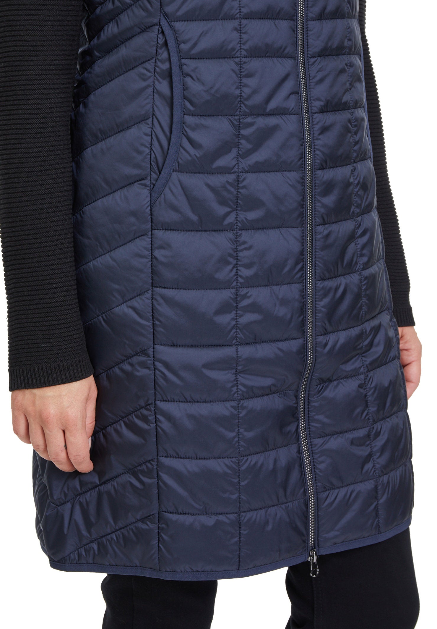 Sleeveless Long Puffer Vest_7197-1902_8345_07