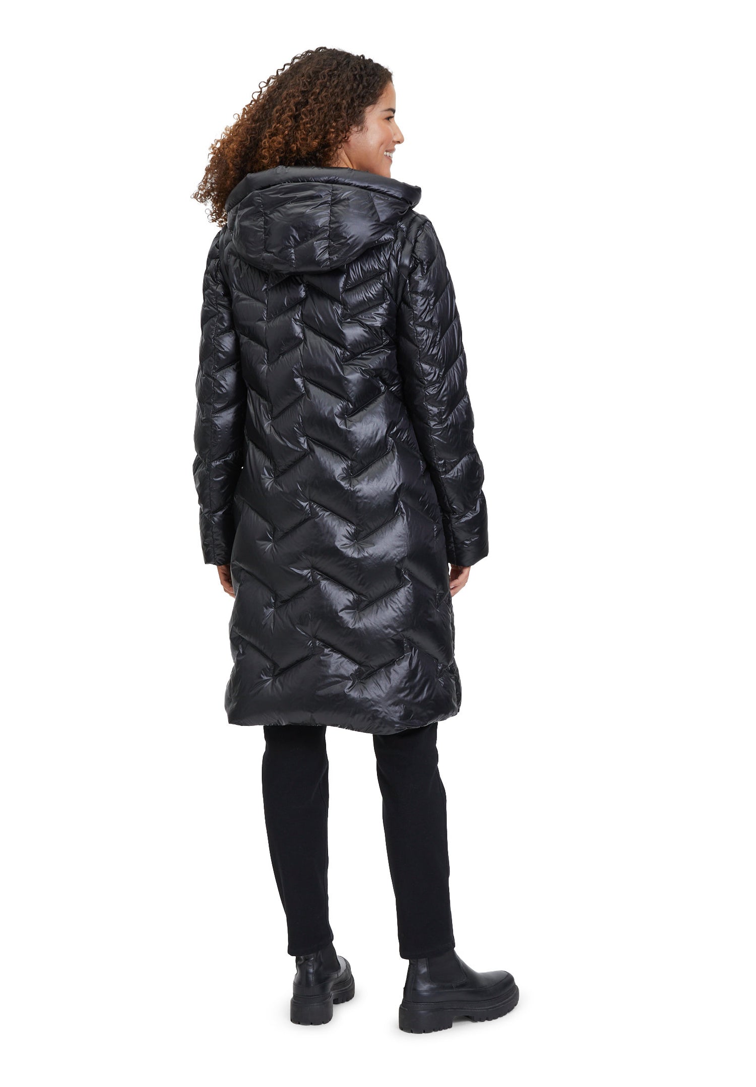 Black Puffer Jacket With Detachable Sleeves_7513-1548_9045_04