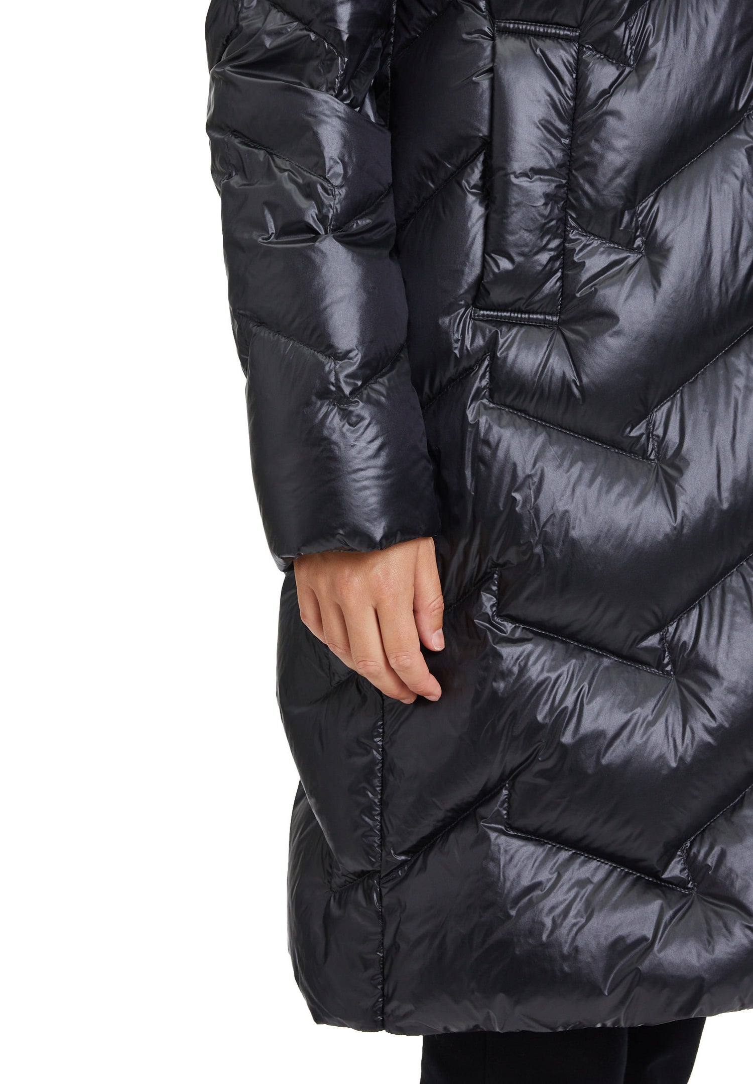 Black Puffer Jacket With Detachable Sleeves_7513-1548_9045_07