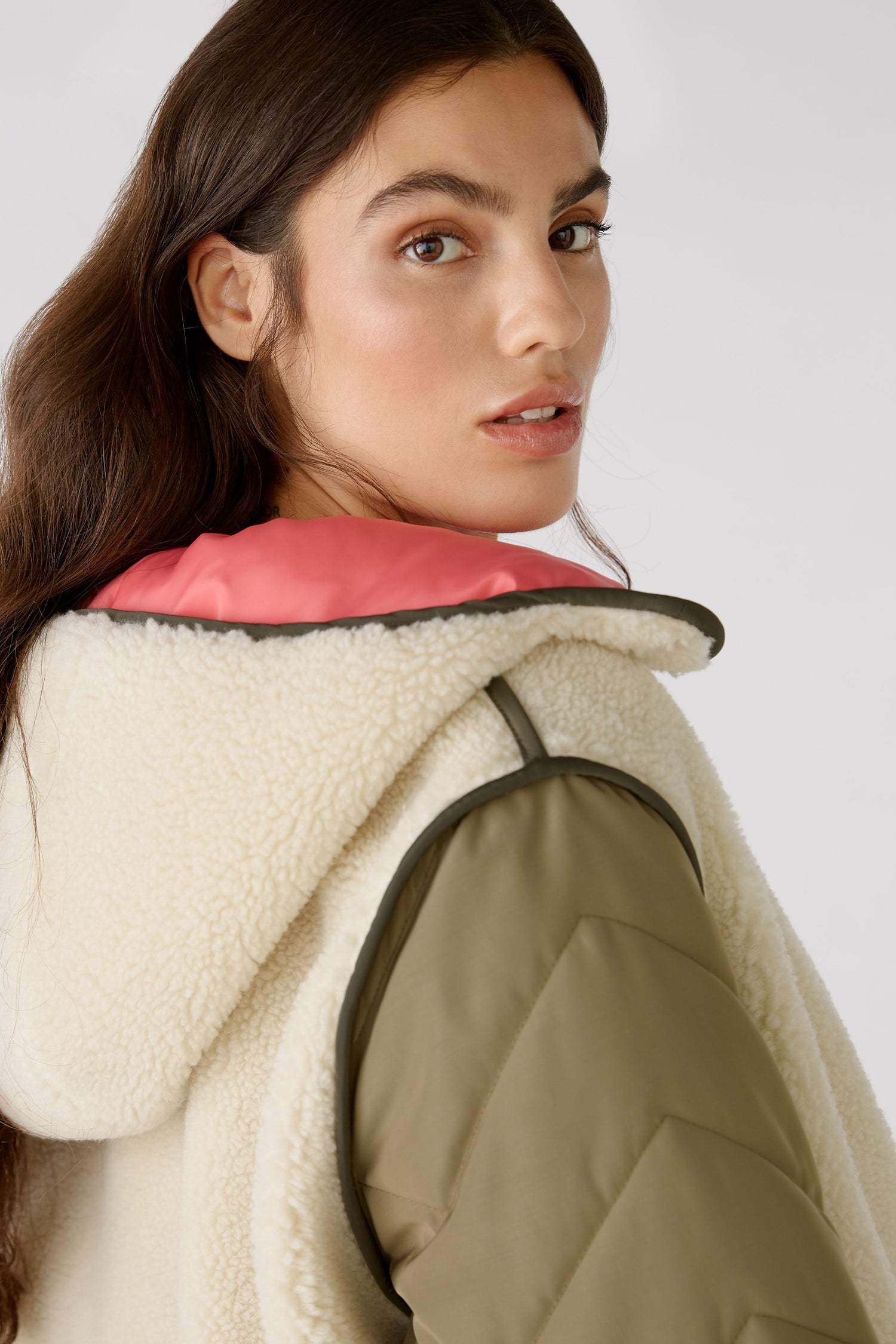 Outdoor Parka Quilted Coat With Faux Shearling Trim_05