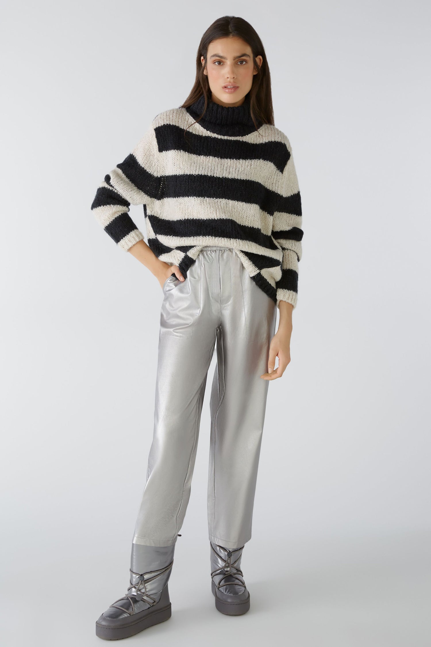 Silver Metallic Slip On Trousers_80153_9600_02