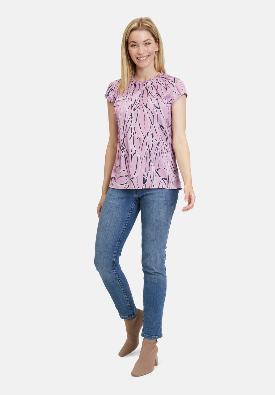 Patterned Slip-On Blouse With Mock-Neck_8660-3085_6882_02