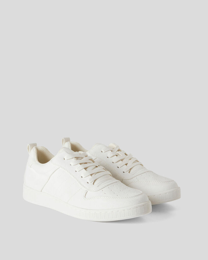 White Shoes Benetton