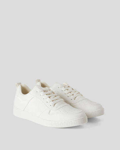 White Shoes Benetton
