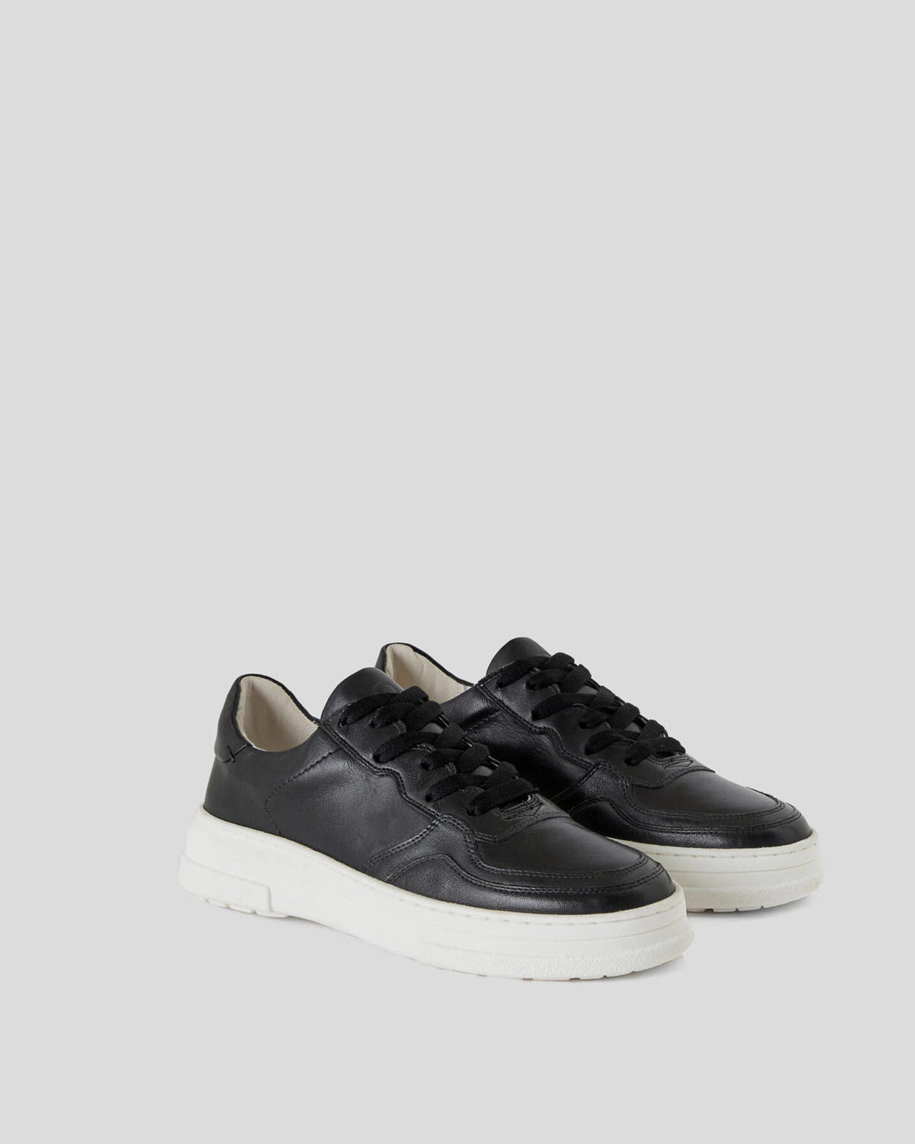 Black Shoes Benetton