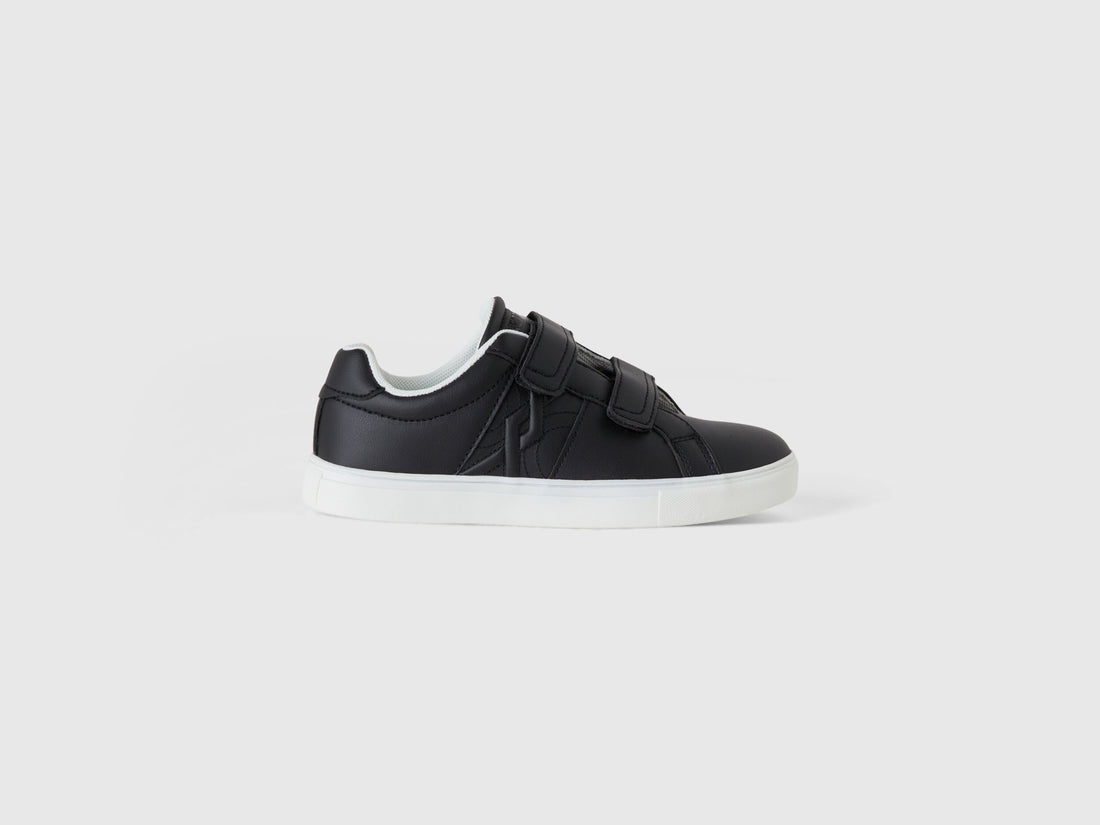 Low-Top Sneakers With Logo_8H6DCD00S_700_01