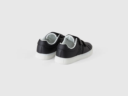Low-Top Sneakers With Logo_8H6DCD00S_700_03