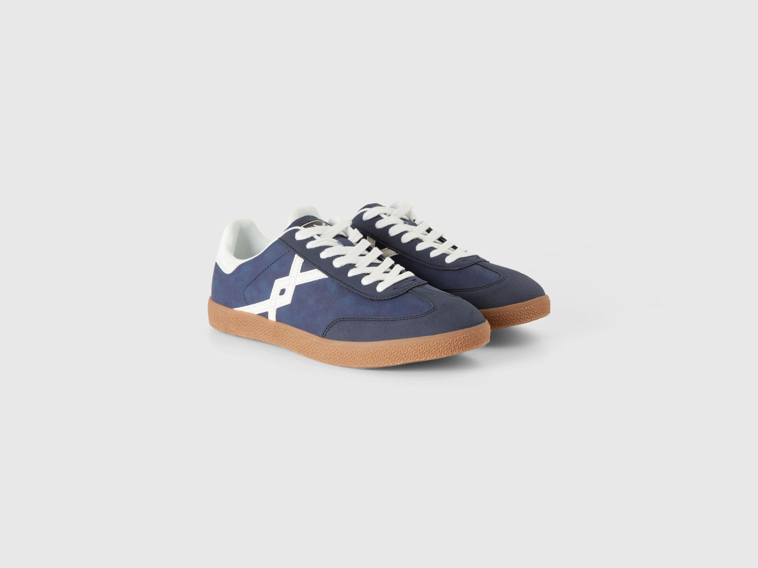 Dark Blue Low Top Sneakers_8H6DUD01T_852_02