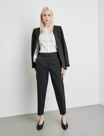 7/8-Length Pressed Pleat Trousers In A Slim Fit_920973-19899_1100_05
