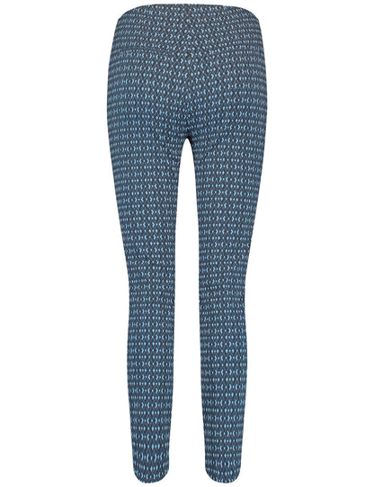 Patterned 7/8-Length Trousers In A Slim Fit_925029-66650_8080_03