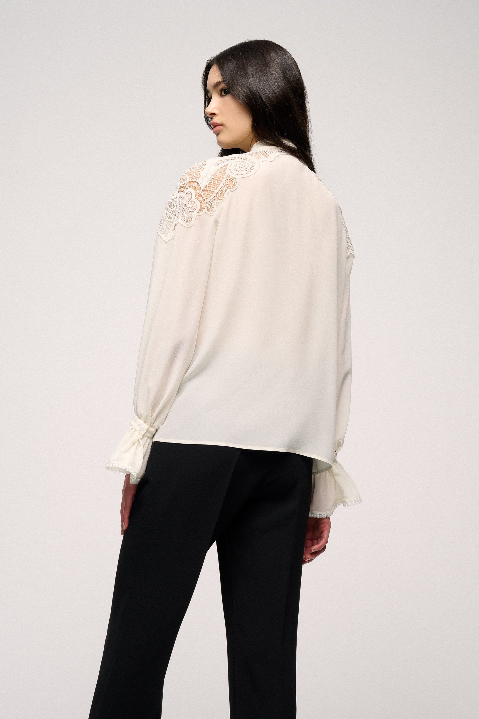 Buona Lace Blouse_BUONA_0204_02