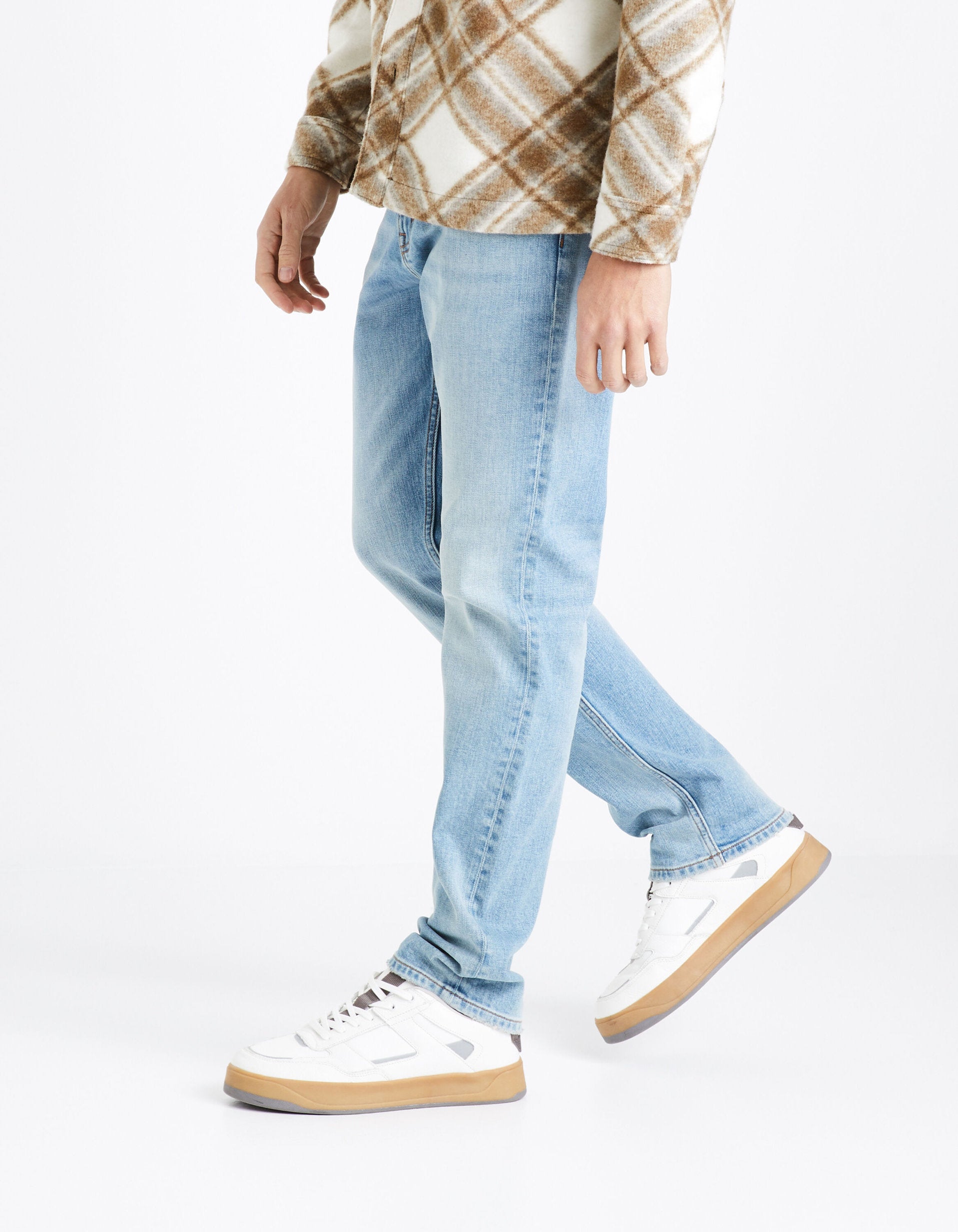 C15 3-Length Straight Jeans - Bleached_DOSTRA15_BLEACHED_05