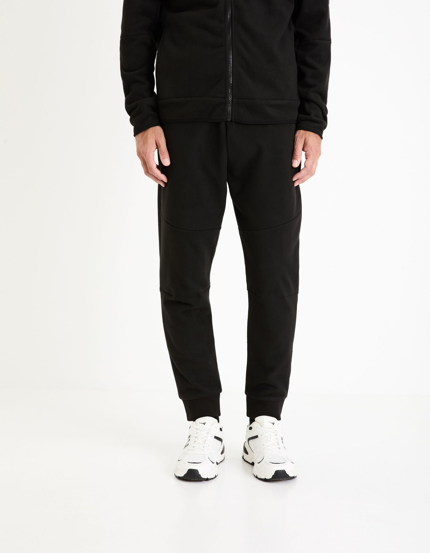 Fleece Joggers_FOCOLDYOKE_BLACK_03