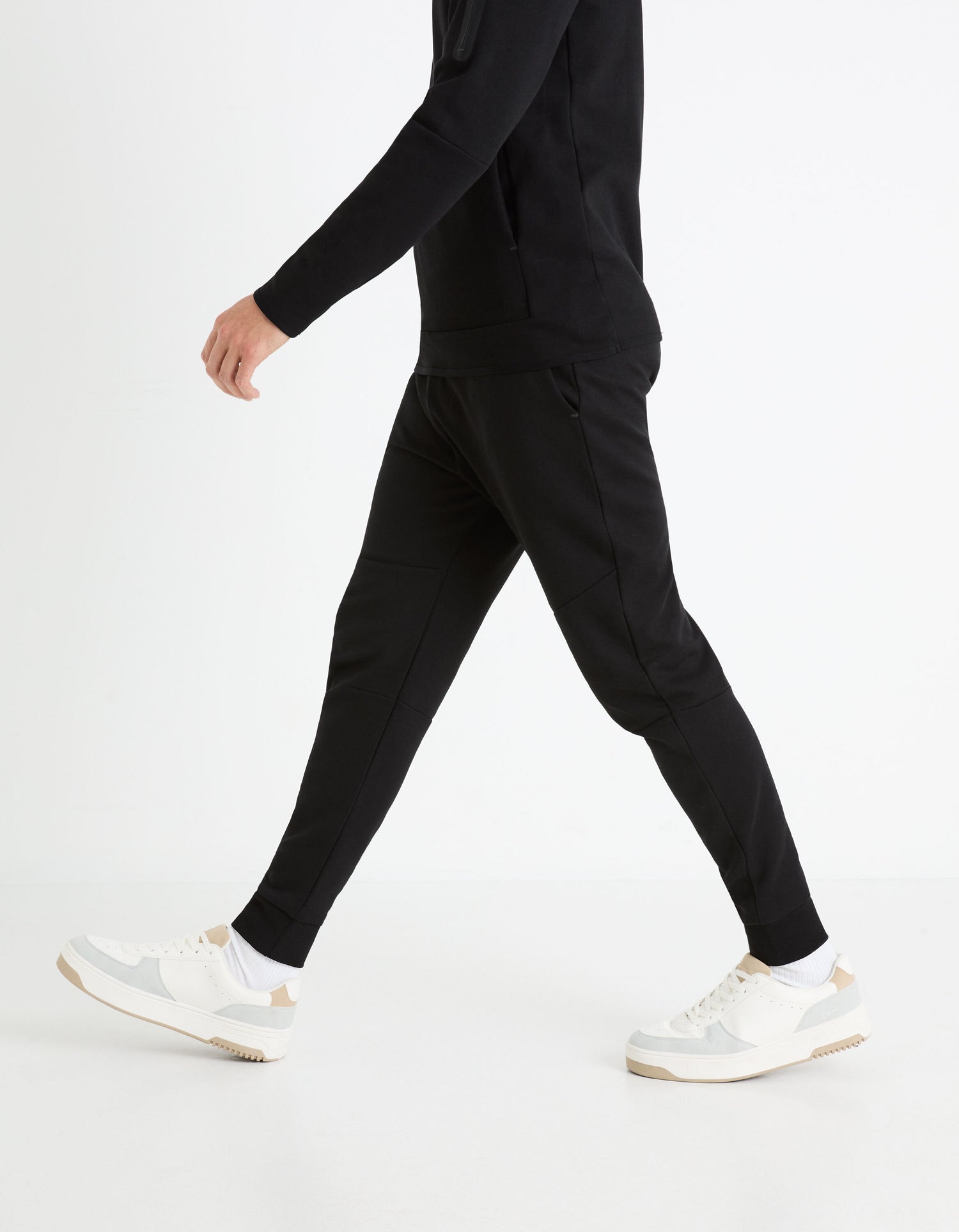 Skinny Joggers_FONEWYOKE_BLACK_05