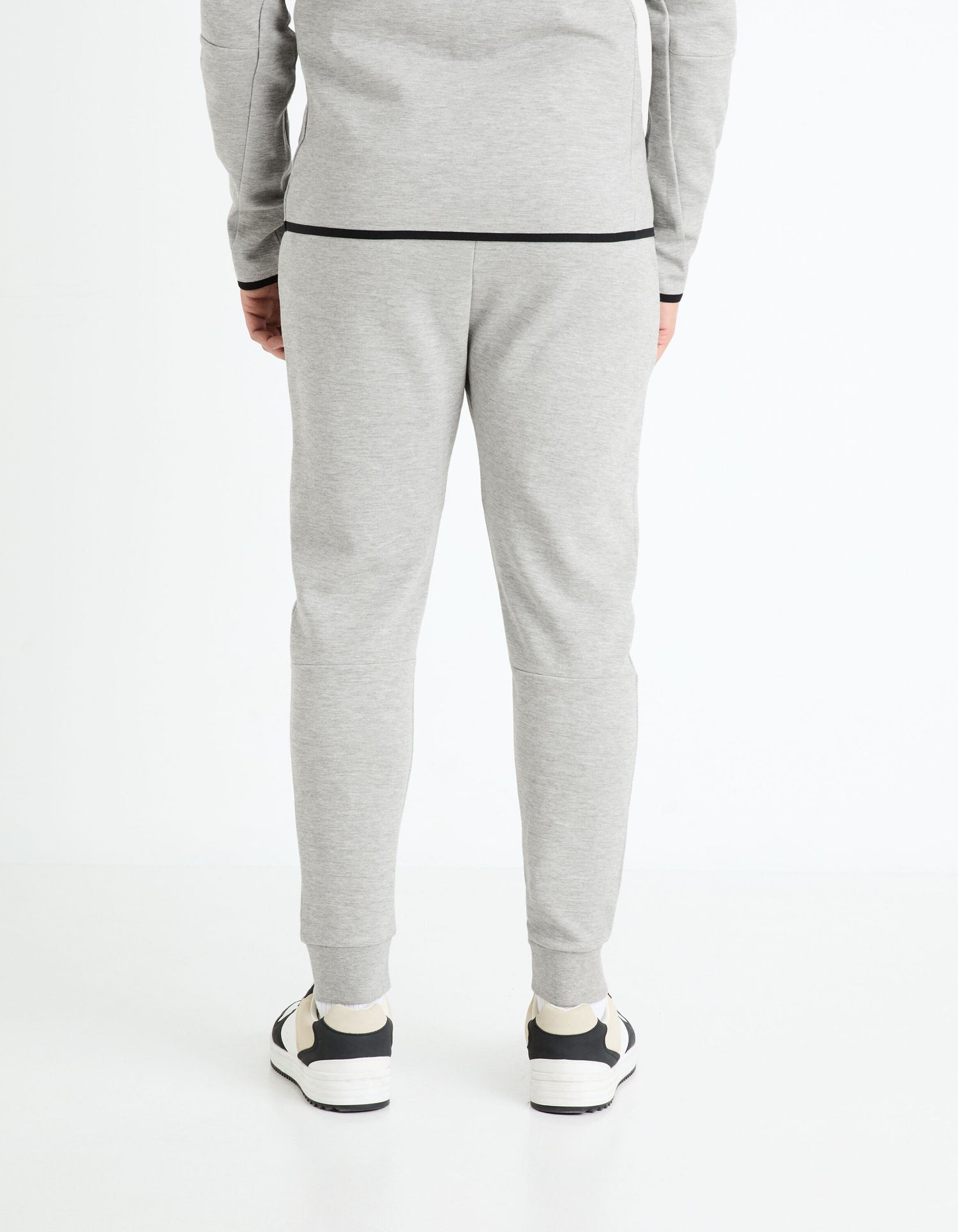 Skinny Joggers_FONEWYOKE_GREY_04