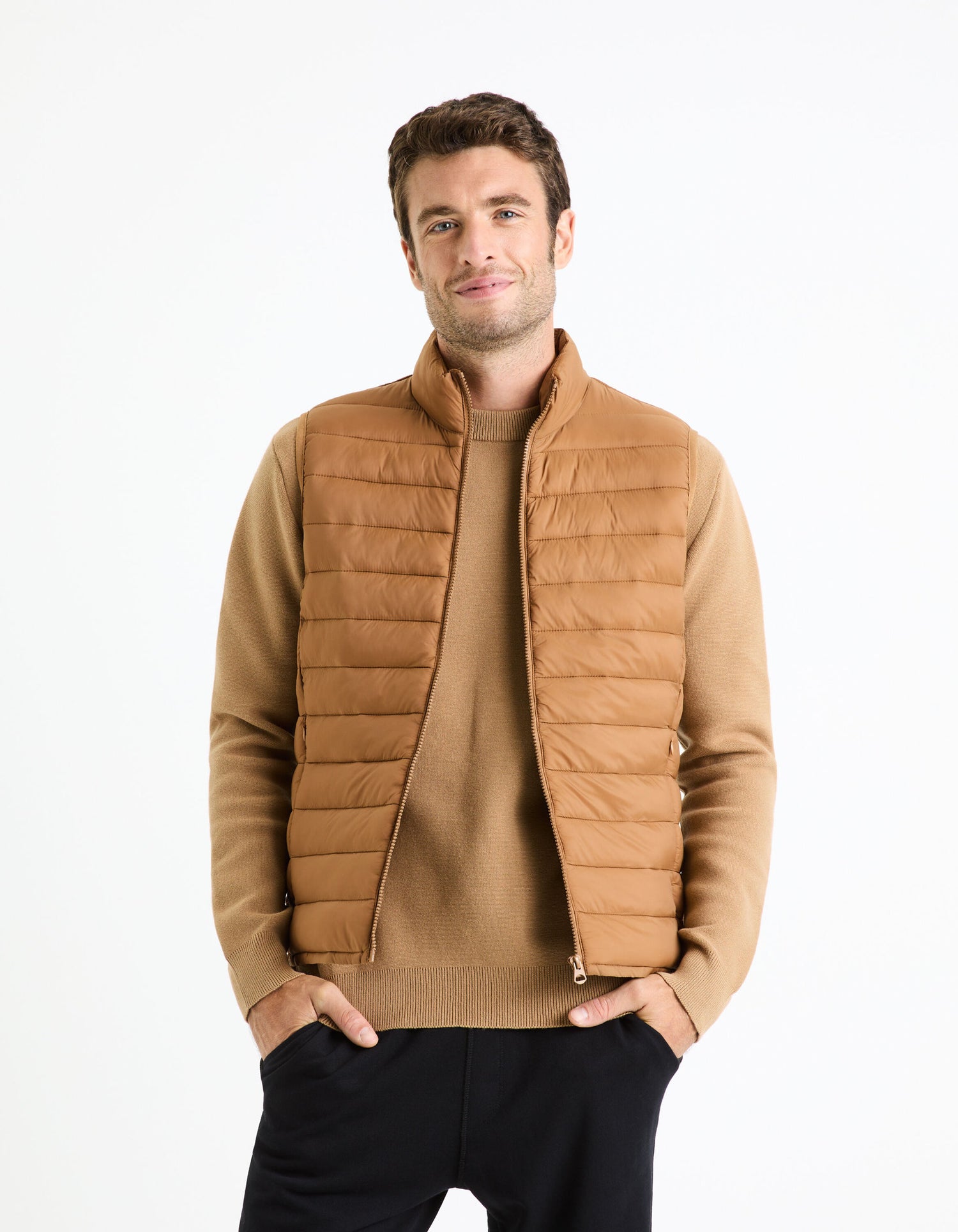 Light Sleeveless Down Jacket_FULOCK_CAMEL_03