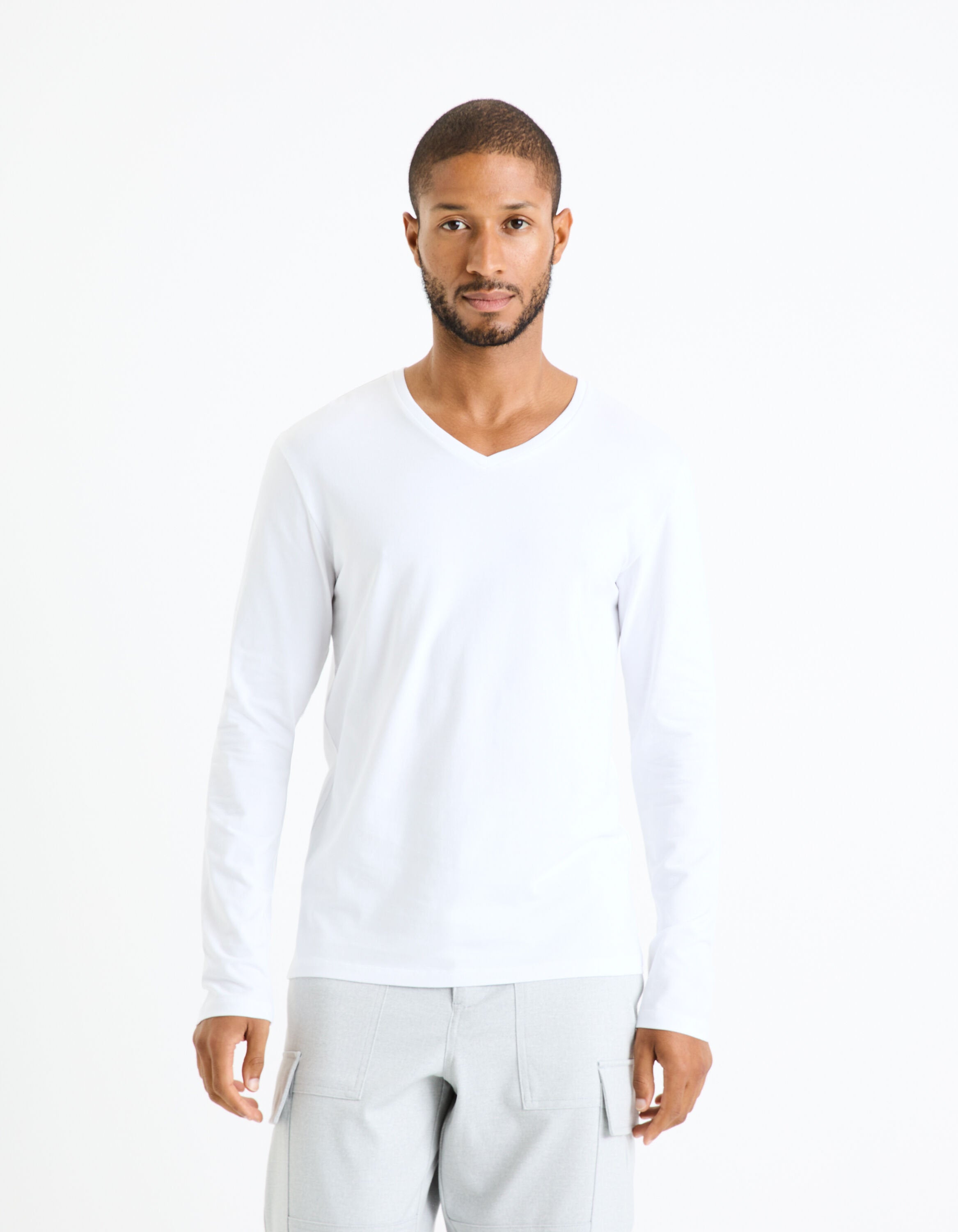 Long Sleeved V Neck Slim Stretch Cotton T-Shirt_GEUNIVML_OPTICAL WHITE_03