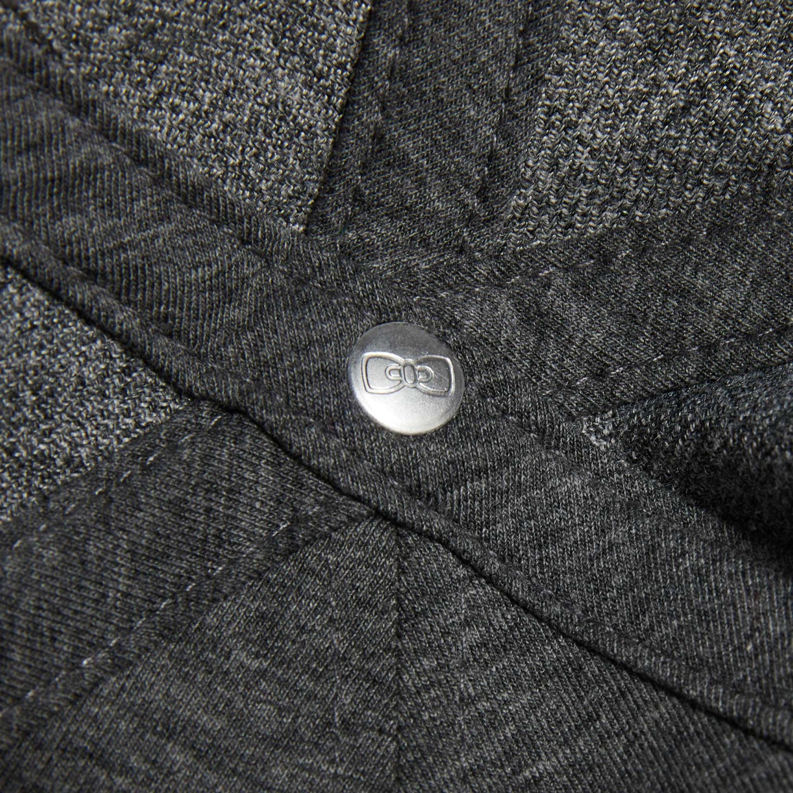 Grey Cap With Cockerel Logo_H23CHACA0021_GRM_03
