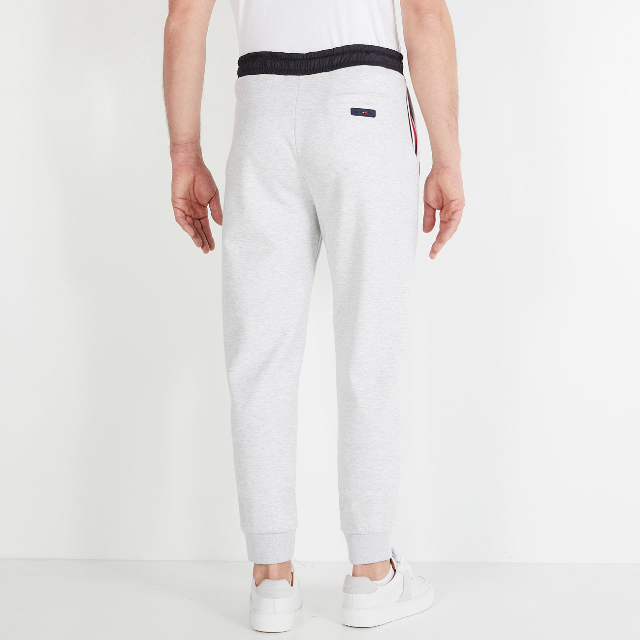 Light Grey Jogging Bottoms With Tricolour Trim_H23MAIJO0001_GRC10_02