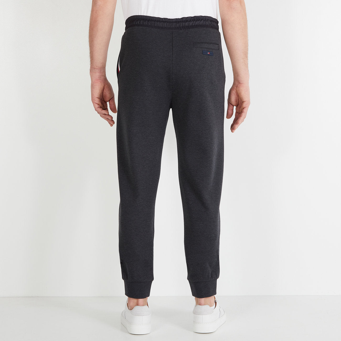 Dark Grey Jogging Bottoms With Tricolour Trim_H23MAIJO0001_GRF7_02