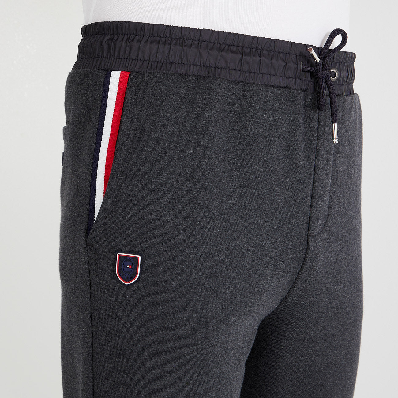 Dark Grey Jogging Bottoms With Tricolour Trim_H23MAIJO0001_GRF7_03