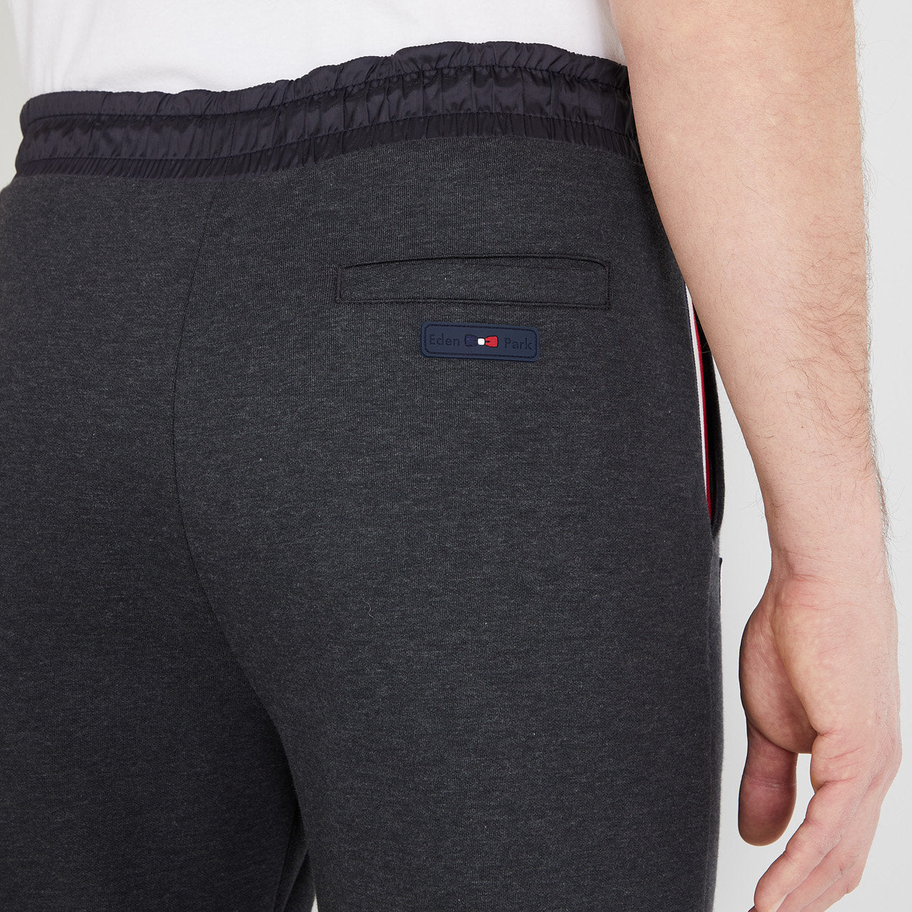 Dark Grey Jogging Bottoms With Tricolour Trim_H23MAIJO0001_GRF7_04