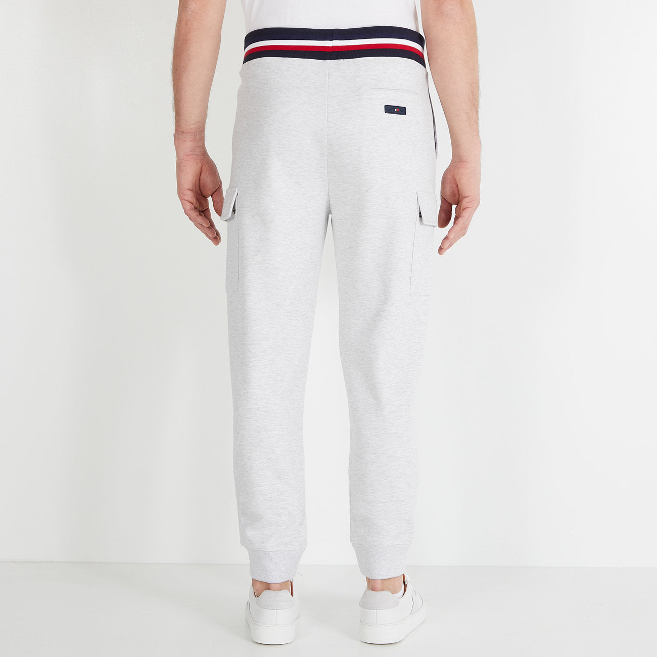 Light Grey Cargo Joggers With Tricolour Waistband_H23MAIJO0002_GRC10_02